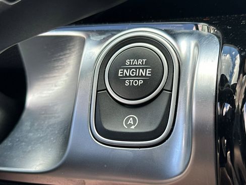 Used 2023 Mercedes-Benz GLB 250 4MATIC image 32