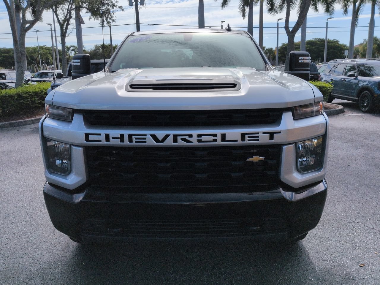 Used 2023 Chevrolet Silverado 2500 Custom w/ Custom Value Package AWD/4WD image 9