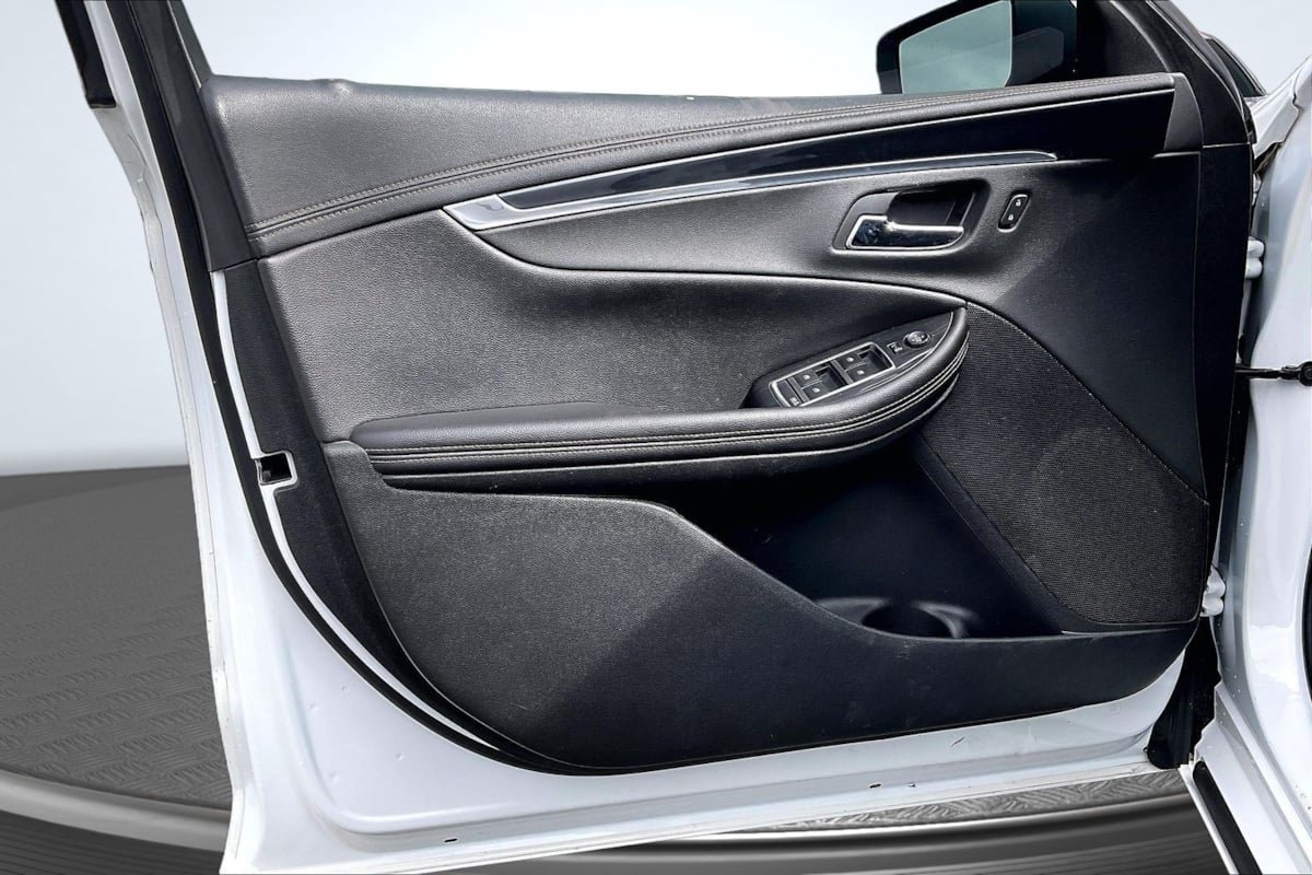Used 2020 Chevrolet Impala LT FWD image 23