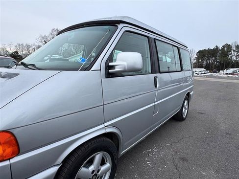 Used 2002 Volkswagen Eurovan MV image 10