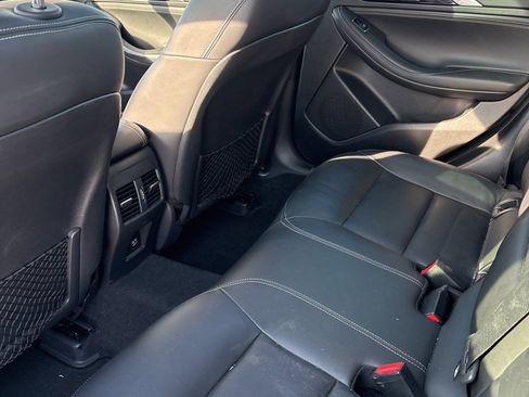 Used 2018 INFINITI QX30 Premium w/ Cargo Package image 10