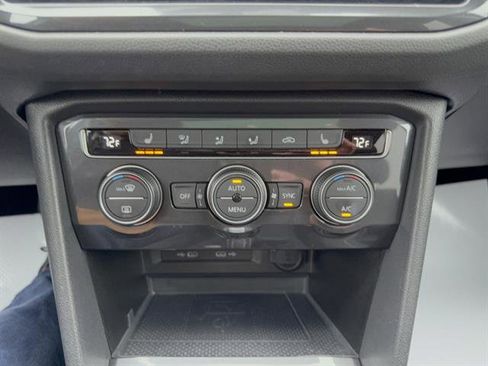 Used 2021 Volkswagen Tiguan SE w/ Panoramic Sunroof Package image 16