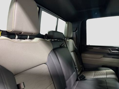 New 2026 Chevrolet Silverado 2500 ZR2 AWD/4WD image 32