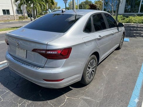 Used 2020 Volkswagen Jetta SE FWD image 2