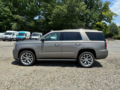 Used 2019 GMC Yukon Denali w/ Denali Ultimate Package AWD/4WD image 2