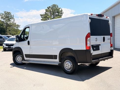 Used 2025 RAM ProMaster 2500 w/ U-Haul Equipment Group FWD image 10