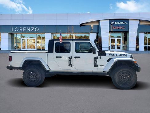 Used 2020 Jeep Gladiator Sport image 4