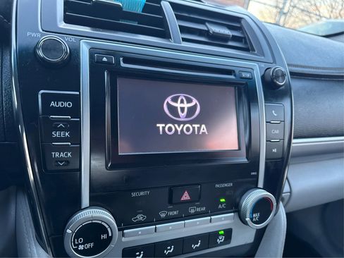 Used 2012 Toyota Camry LE image 16