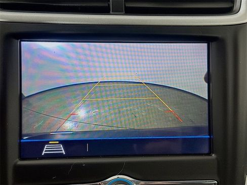 Used 2018 Chevrolet Sonic LT image 10