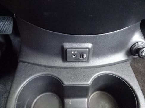 Used 2018 Nissan Versa SV image 35