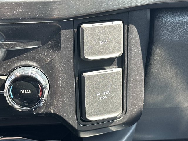 New 2026 Ford F250 Lariat w/ Black Appearance Package AWD/4WD image 32