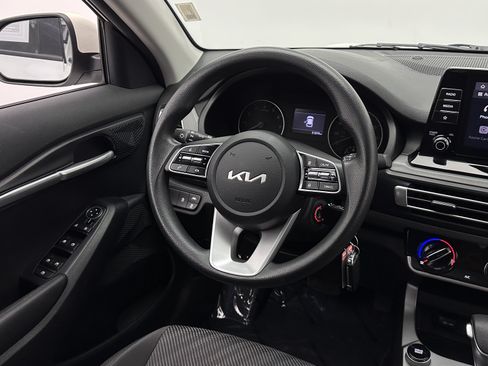 Used 2023 Kia Seltos LX AWD/4WD image 25