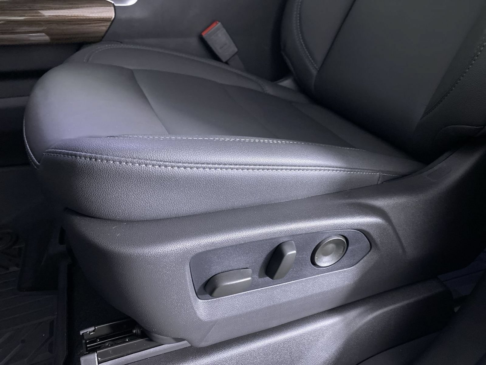 New 2026 Chevrolet Silverado 1500 RST AWD/4WD image 10
