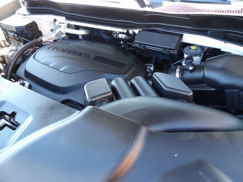 Used 2016 Honda Pilot Touring image 25