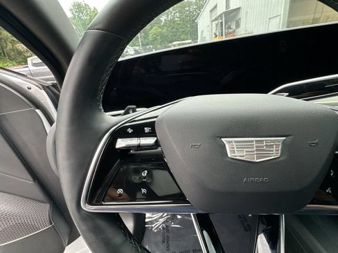 Used 2025 Cadillac Lyriq Luxury RWD image 17