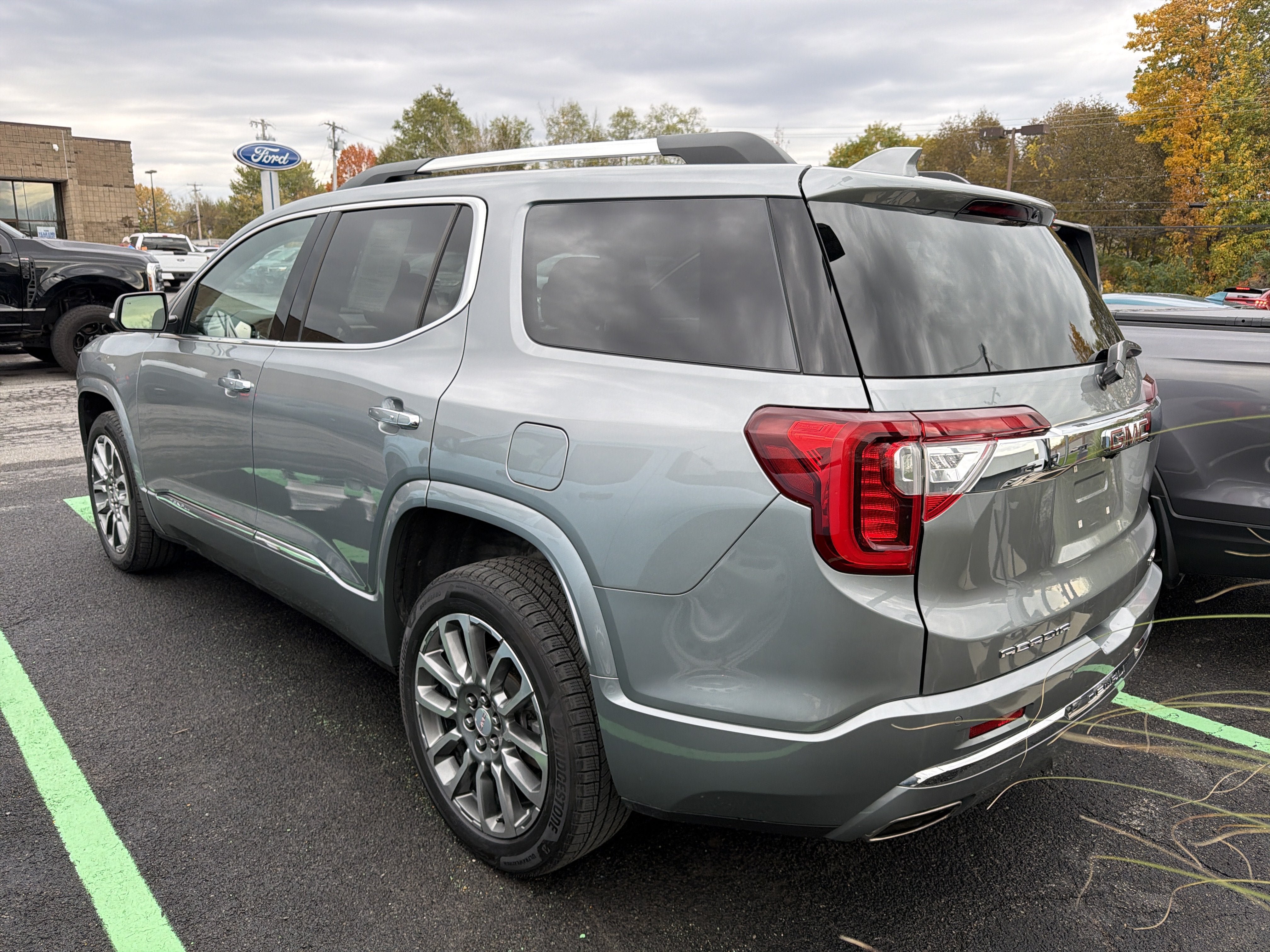 Used 2023 GMC Acadia Denali AWD/4WD image 5