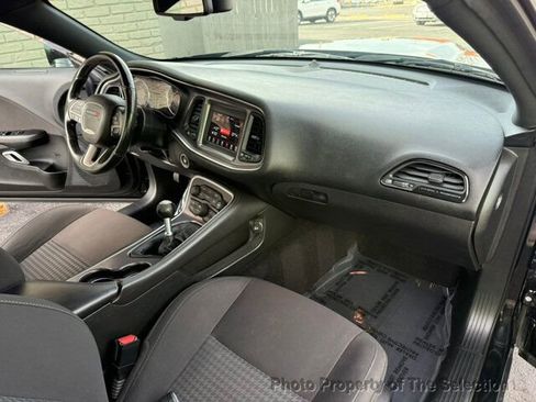 Used 2019 Dodge Challenger R/T w/ Driver Convenience Group image 38