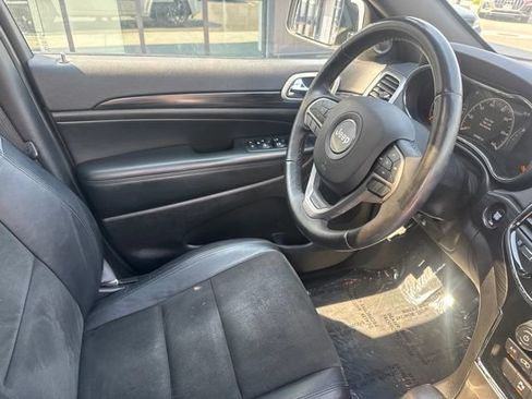 Used 2019 Jeep Grand Cherokee Altitude AWD/4WD image 24