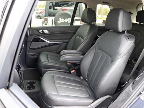 Used 2019 BMW X7 xDrive40i w/ Premium Package AWD/4WD image 38