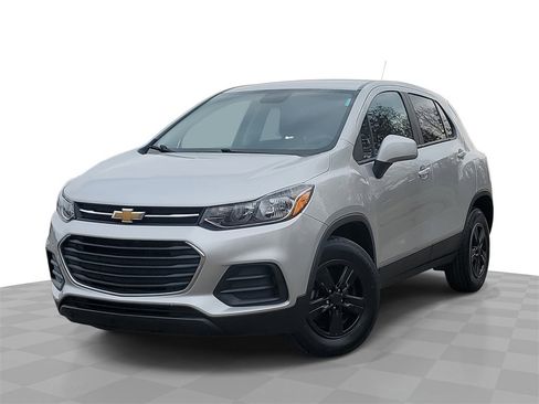 Used 2021 Chevrolet Trax LS w/ Tint and Cruise Package image 1