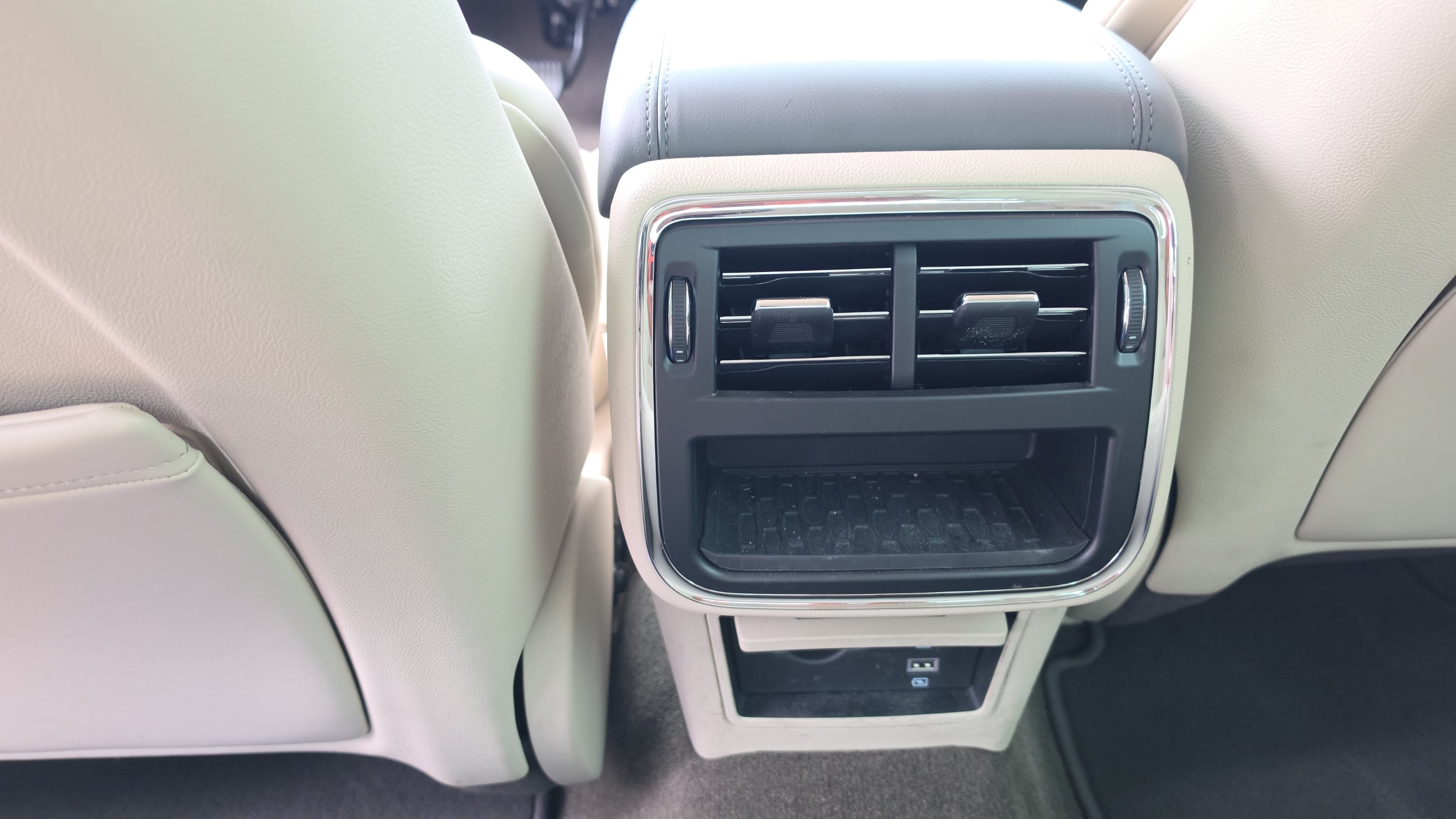 Used 2020 Lincoln Continental FWD image 20