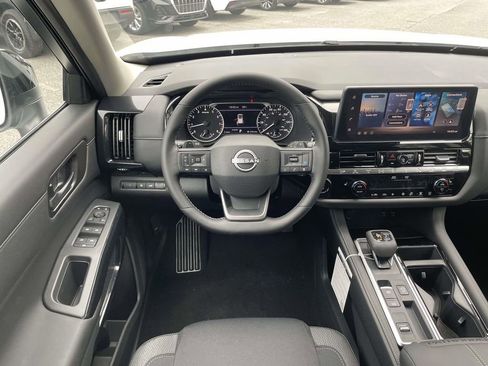 New 2026 Nissan Pathfinder SV image 10