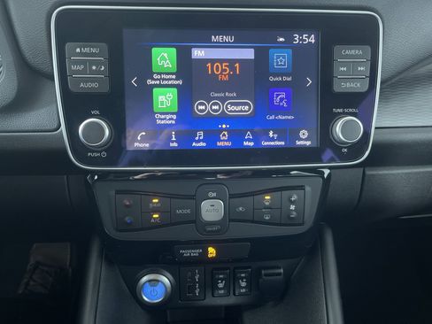 Certified 2024 Nissan Leaf SV Plus image 18