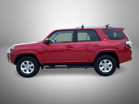 Used 2017 Toyota 4Runner SR5 AWD/4WD image 8