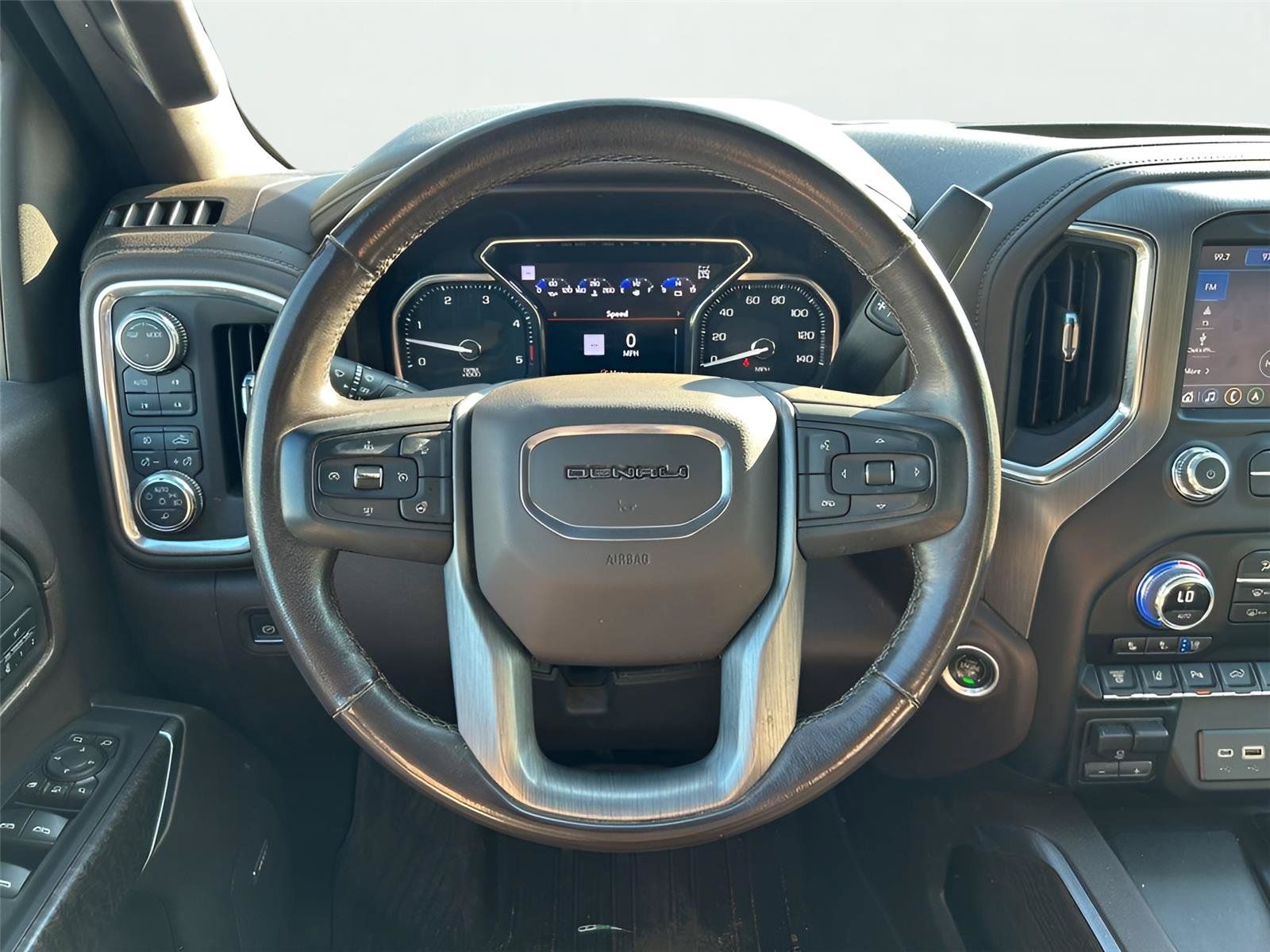 Used 2021 GMC Sierra 3500 Denali w/ Denali Ultimate Package AWD/4WD image 21