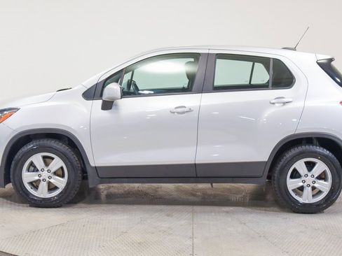 Used 2021 Chevrolet Trax LS image 8
