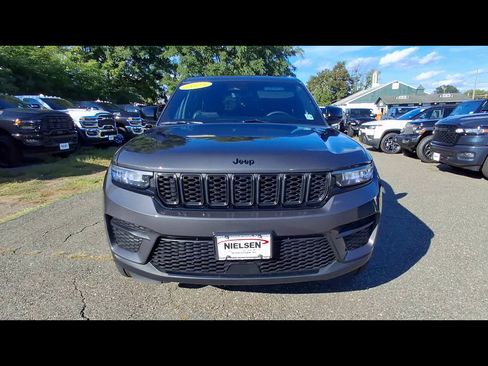 Certified 2023 Jeep Grand Cherokee Altitude AWD/4WD image 3