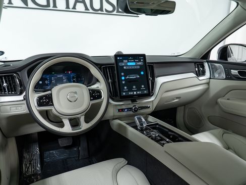 New 2026 Volvo XC60 T8 Ultra image 16