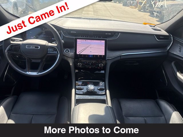 Used 2023 Jeep Grand Cherokee Overland w/ Luxury Tech Group IV AWD/4WD image 10