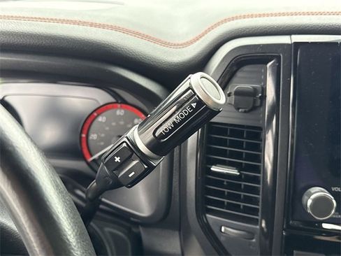 Used 2021 Nissan Titan PRO-4X w/ Pro-4x Convenience Package image 12