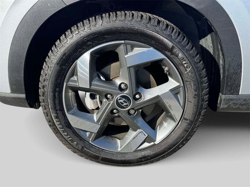Used 2022 Hyundai Venue SEL w/ Cargo Package image 5