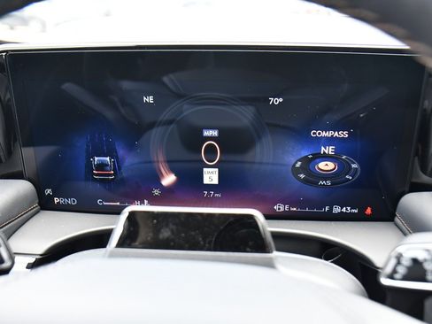 Used 2025 Lincoln Aviator AWD image 29