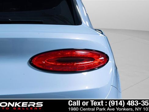 Used 2021 Bentley Bentayga image 45