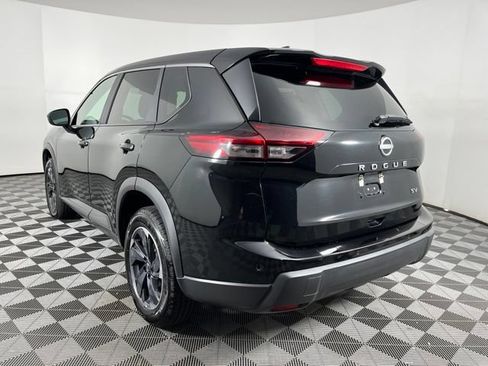 Used 2024 Nissan Rogue SV FWD image 8