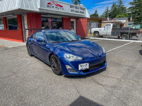 Used 2015 Scion FR-S RWD image 4