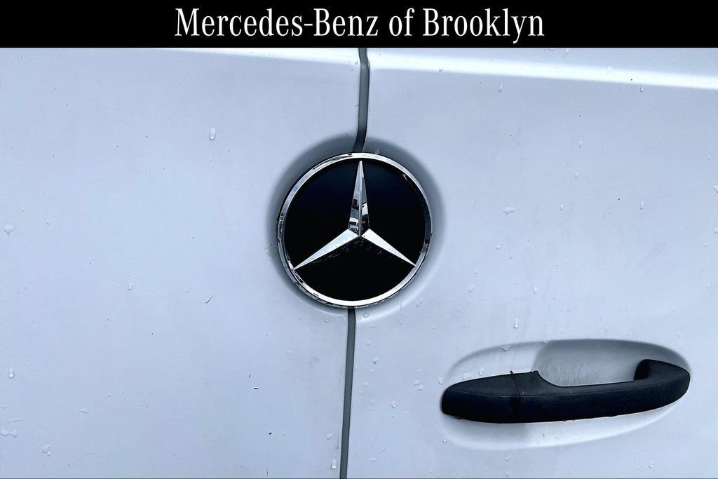 Used 2019 Mercedes-Benz Sprinter 144 image 29