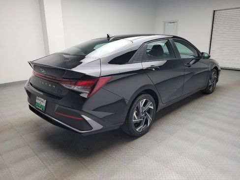 Used 2025 Hyundai Elantra Sport FWD image 9