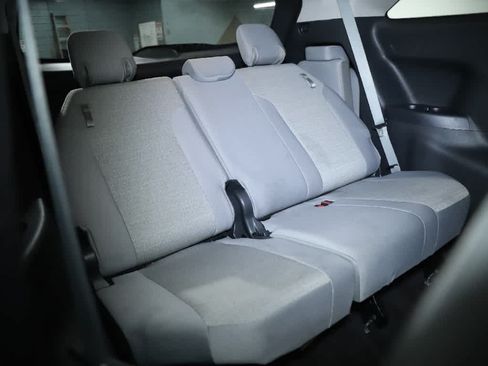 Certified 2025 Toyota Sienna LE AWD/4WD image 30