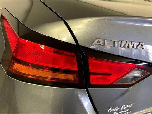 Used 2025 Nissan Altima 2.5 SV image 27