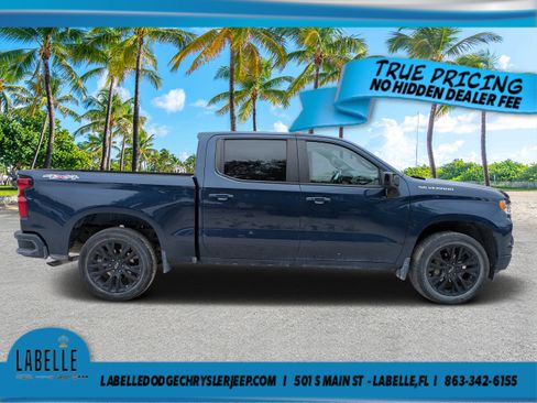 Used 2023 Chevrolet Silverado 1500 RST AWD/4WD image 2