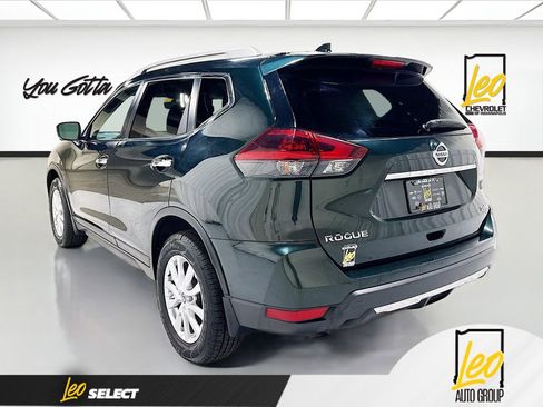 Used 2018 Nissan Rogue SV w/ Sun & Sound Touring Package AWD/4WD image 7