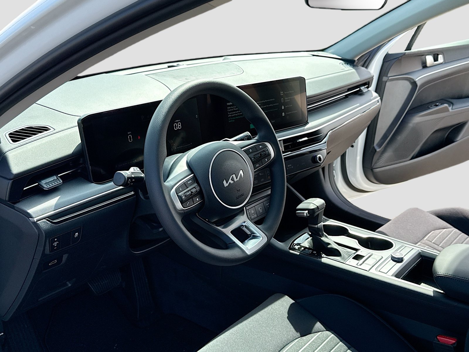 New 2026 Kia K5 LXS FWD image 4