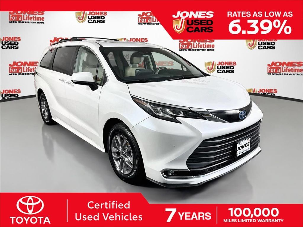Certified 2022 Toyota Sienna XLE w/ XLE Plus Package FWD image 1