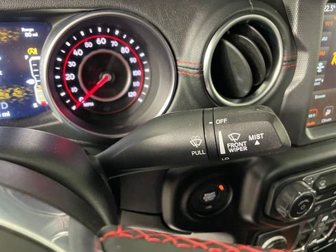 Used 2020 Jeep Gladiator Rubicon AWD/4WD image 11