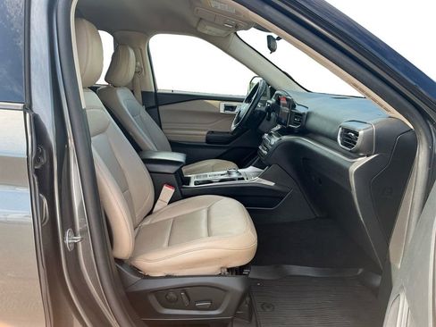 Used 2020 Ford Explorer XLT w/ Equipment Group 202A RWD image 22
