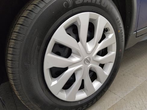Used 2020 Nissan Rogue S FWD image 31